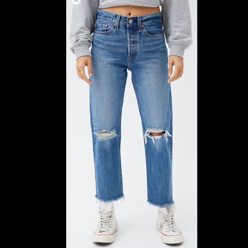 Levi’s medium wash wedgie straight